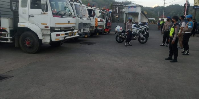 Logistik WSBK di Pelabuhan Lembar (4)