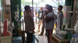 Central Alat Kesehatan di Jalan Catur Warga