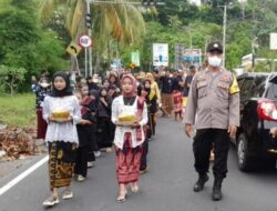Kegiatan Nyongkolan di Batulayar, Polsek Batulayar Hadir Lakukan Pengamanan