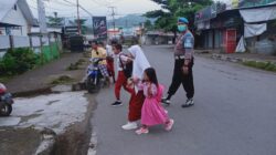 Untuk Pelayanan Kepada Masyarakat, Polsek Sekotong Lakukan Pengaturan Lalulintas Pagi