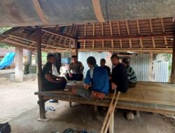 Babinsa dan Bhabinkamtibmas Berikan Masyarakat Pengertian Dengan Komsos Terkait Berita Hoax Penculikan Anak Yang Viral