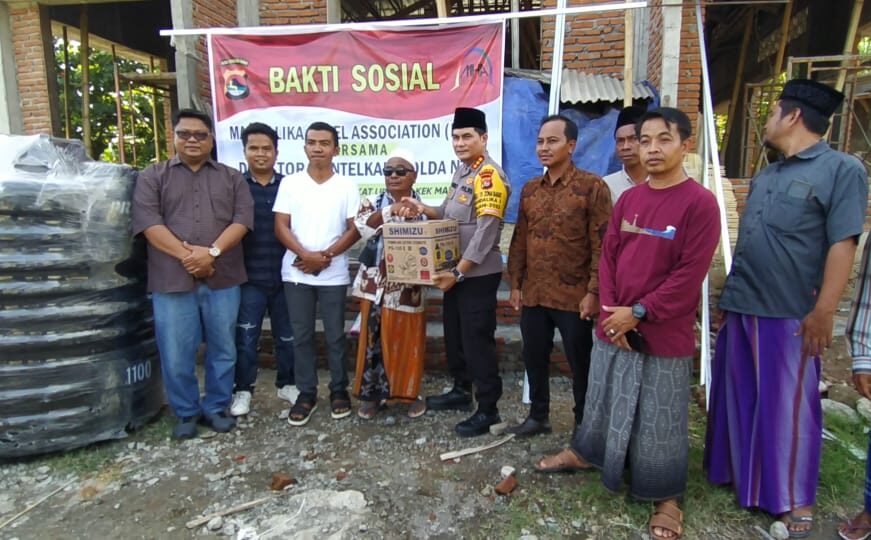 bantuan ke sejumlah tempat ibadah di Kawasan Kuta Mandalika Lombok Tengah