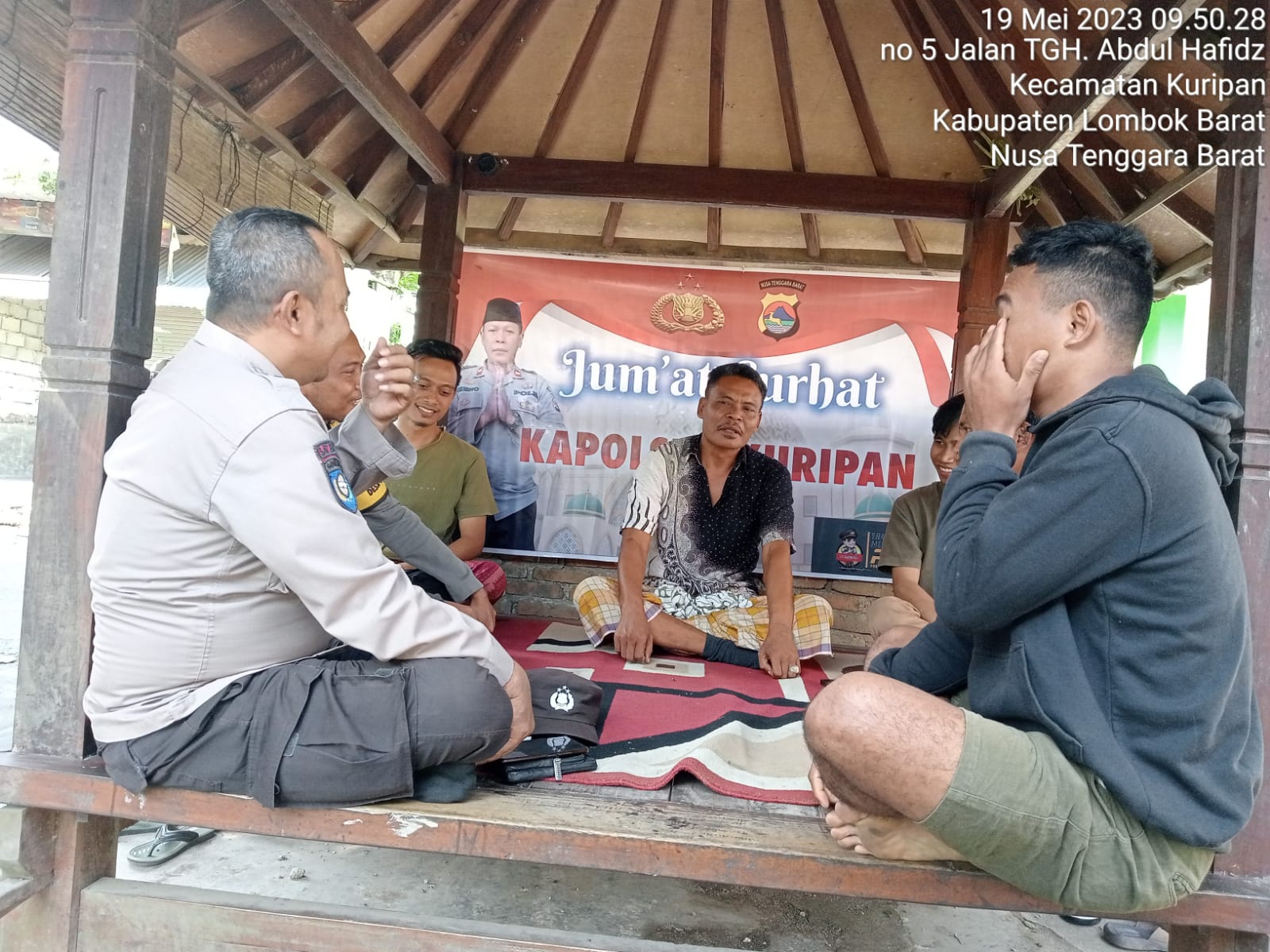 Jumat Curhat Polsek Kuripan di Desa Kuripan, Bahas Antsipasi Kerawan Jelang Tahun Politik