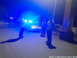 Polsek Labuapi Lakukan Patroli Malam Blue Light di Kuranji Induk, Lombok Barat, NTB untuk Meningkatkan Keamanan Warga