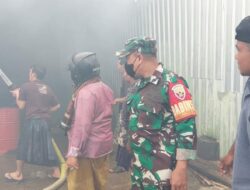 Babinsa Kuripan Selatan Bantu Warga Padamkan Api, Ingatkan Warga Untuk Berhati-hati