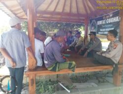 Polsek Sekotong Bina Keamanan dan Kemitraan dengan Kelompok Boatman di Desa Gili Gede Indah Melalui Kegiatan Jumat Curhat