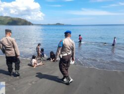 Mengawal Keamanan dan Ketenangan: Polsek Lembar Tingkatkan Patroli di Pantai Cemare, Lombok Barat
