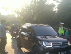 Pengamanan Nyongkolan oleh Polsek Kediri di Lombok Barat, Arus Lalulintas Terpantau Lancar