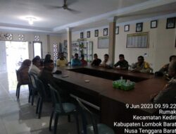 Polsek Kediri dan Pemerintah Desa Rumak Bersatu dalam Kegiatan Jumat Curhat untuk Membangun Komunikasi yang Lebih Baik