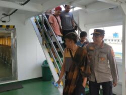 Ditemukan, Polsek Sekotong Jemput 3 Orang Nelayan yang Sempat Hilang Kontak