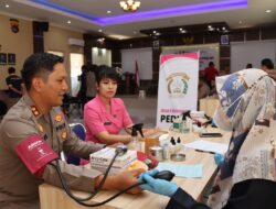Sambut Hari Bhayangkara Ke-77, Polres Lombok Barat Gelar Kegiatan Donor Darah