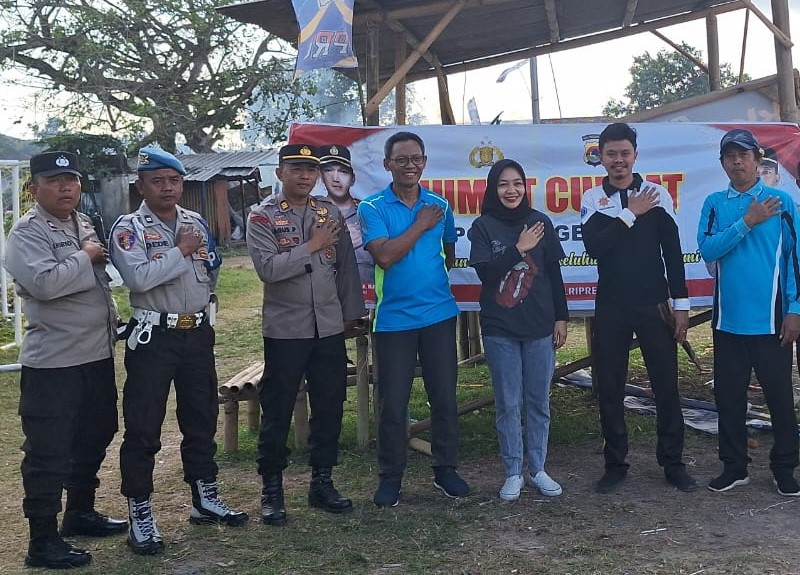 Kapolsek Gerung Pimpin Program Jumat Curhat Polri, Bahas Kebersihan Lingkungan di Lombok Barat