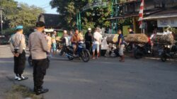 Polsek Kuripan Maksimalkan Upaya Pengaturan Lalu Lintas dan Kesadaran Masyarakat dalam Operasi