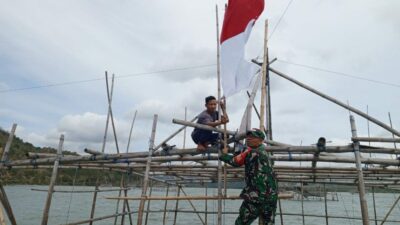 Bendera Merah Putih Berkibar di Keramba: Masyarakat Nelayan Labuan Tereng Rayakan Kemerdekaan dan Kebersamaan HUT RI ke-78