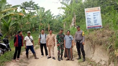 Kolaborasi Masyarakat, TNI-POLRI dan Pemerintah Desa, Proyek Perabatan Jalan Dusun Kuripan Siap Dimulai