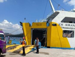 Antisipasi Barang Ilegal, Polsek Kawasan Pelabuhan Lembar Lakukan Pemeriksaan Bongkaran dan Pemuatan Kapal