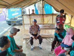 Polsek Kuripan Gelar Jumat Curhat Bersama Petugas Kebersihan Taman