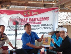 Polsek Gerung Sosialisasi TPPO dan Mekanisme PMI di Egok Utara