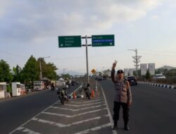 Polsek Labuapi Patroli Bypass BIL 2, Pengendara Motor Diminta Tertib dan Gunakan Jalur yang Tepat