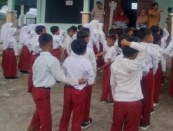 Polsek Sekotong Ajak Siswa-Siswi SDN Gili Gede Indah Disiplin dan Cinta Tanah Air