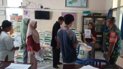 Sinergi TNI dan Pemerintah Lokal dalam Meningkatkan Kesejahteraan Warga Desa Peresak melalui Program PKH
