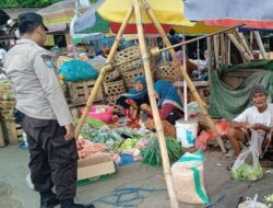 Polisi Sosialisasi Pemilu 2024 ke Pedagang dan Pelajar di Lombok Barat