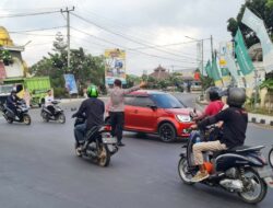 Polsek Kediri Sebar Personel untuk Urai Kemacetan dan Cegah Kecelakaan di Pagi Hari (1) Polsek Kediri Sebar Personel untuk Urai Kemacetan dan Cegah Kecelakaan di Pagi Hari