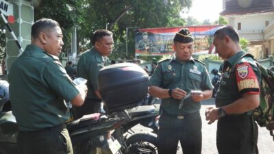Pastikan Keamanan dan Kesiapan Kendaraan Dinas : Pasi Intel Kodim 1606 Mataram Gelar Pengecekan Kelengkapan Surat-Surat