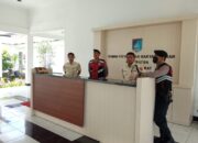 Patroli Polres Lombok Barat di Kantor DPRD Gerung untuk Cegah Gangguan Kamtibmas