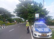 Satgas Kamseltibcarlantas Polres Lombok Barat Amankan Jalur Logistik KPU (1) Satgas Kamseltibcarlantas Polres Lombok Barat Amankan Jalur Logistik KPU