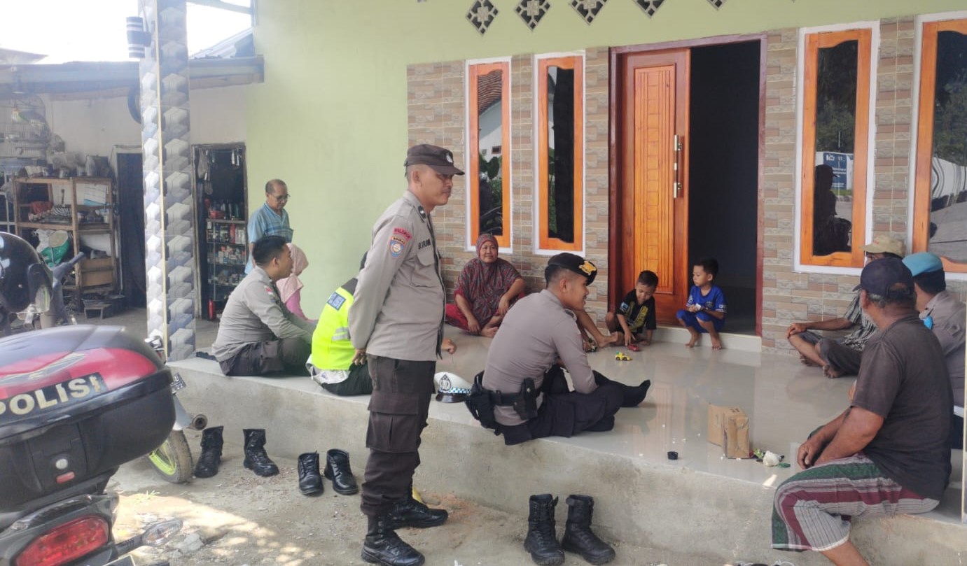 Polsek Sekotong Beri Pesan Positif kepada Warga Dusun Empol Timur, Agar Pahami Pentingnya Jaga Keamanan dan Ketertiban Pemilu 2024