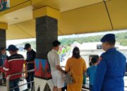 Polairud Polres Lombok Barat Gelar Patroli Jalan Kaki dan Polmas Air di Pelabuhan Senggigi