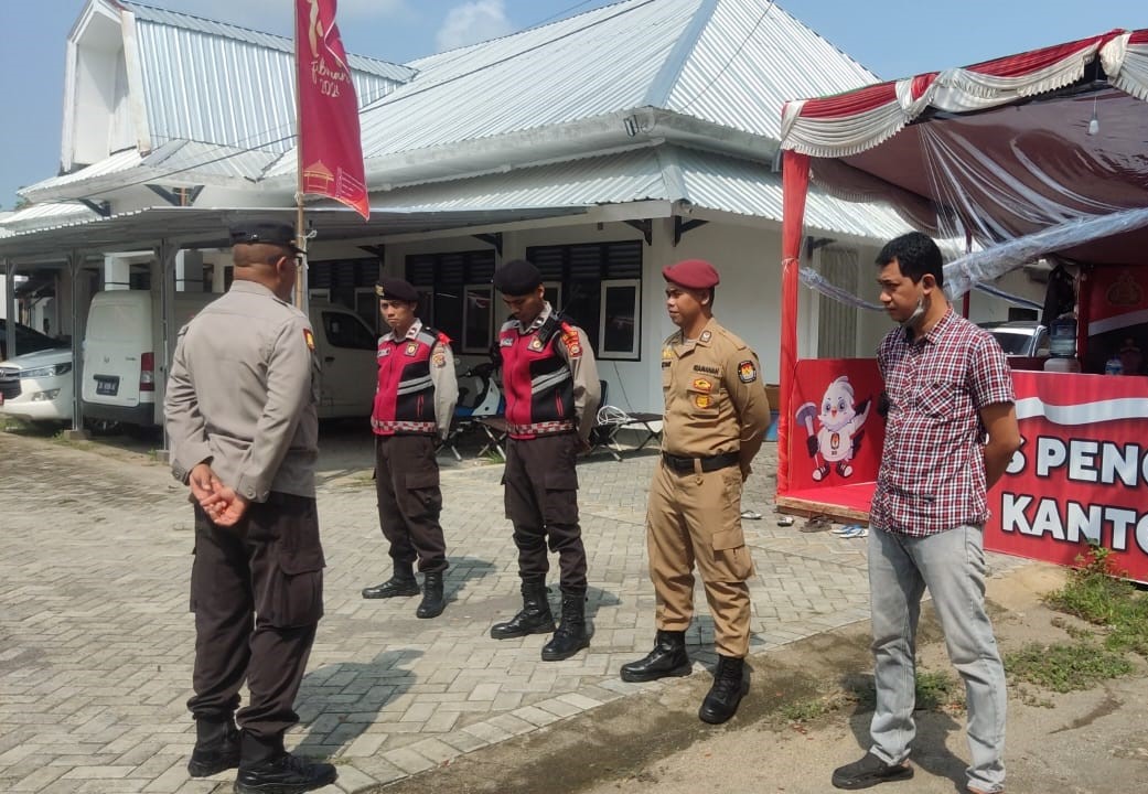 Polres Lombok Barat Amankan Kantor KPU dalam Rangka Operasi Mantap Brata