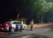 Polres Lombok Barat Amankan Malam Tahun Baru, Personil Pospam GMS Lakukan Patroli Dialogis