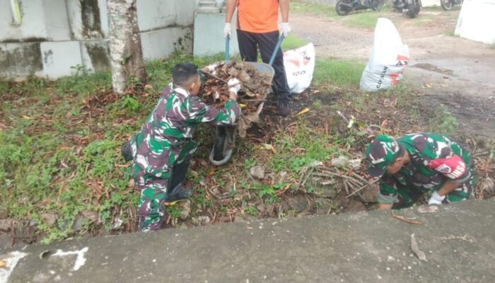 Camat Sekotong Apresiasi Budaya Gotong Royong Karya Bakti Bersama Masyarakat dan TNI/Polri Ciptakan Lingkungan Bersih, Sehat dan Nyaman.