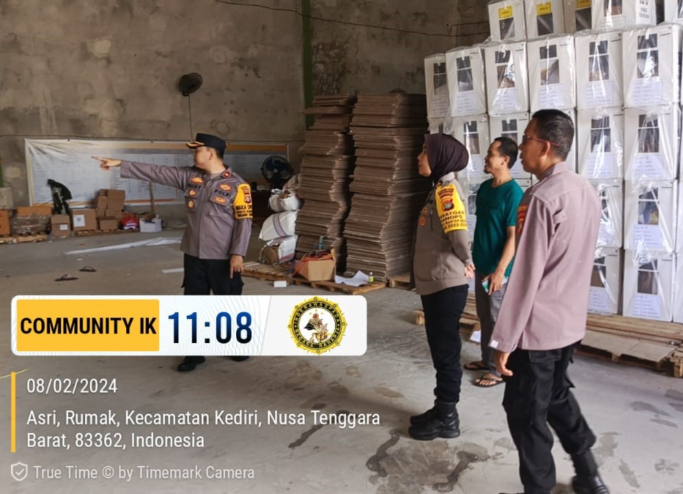 Cek Gudang Logistik KPU Lombok Barat, Wakapolres Pastikan Keamanan dan Kelancaran Distribusi