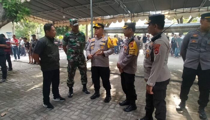 Kapolresta bersama Danramil 1606-05/Mataram Tinjau Lokasi Rekapitulasi Hasil Pemilu 2024 di Mataram Timur