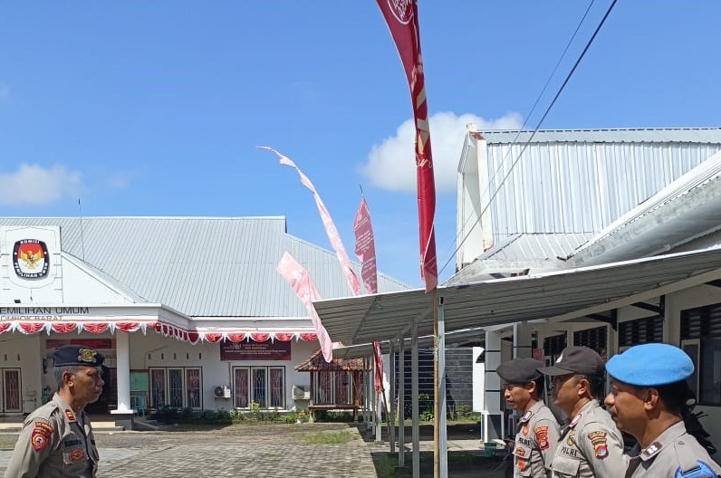 Pengamanan Kantor KPU Lombok Barat