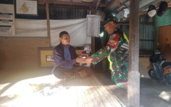 Distribusi Senter: Babinsa Tingkatkan Keamanan Malam di Lombok Utara