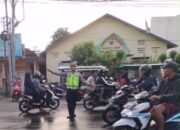 Ngabuburit di Senggigi Makin Asyik dengan Pengaturan Lalu Lintas dari Polsek Batulayar (2) Ngabuburit di Senggigi Makin Asyik dengan Pengaturan Lalu Lintas dari Polsek Batulayar