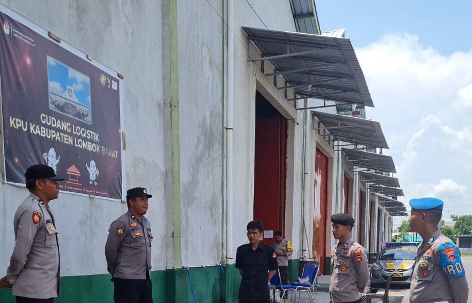 Patroli Keamanan Polsek Kediri Jaga Ketertiban di Gudang Logistik KPU