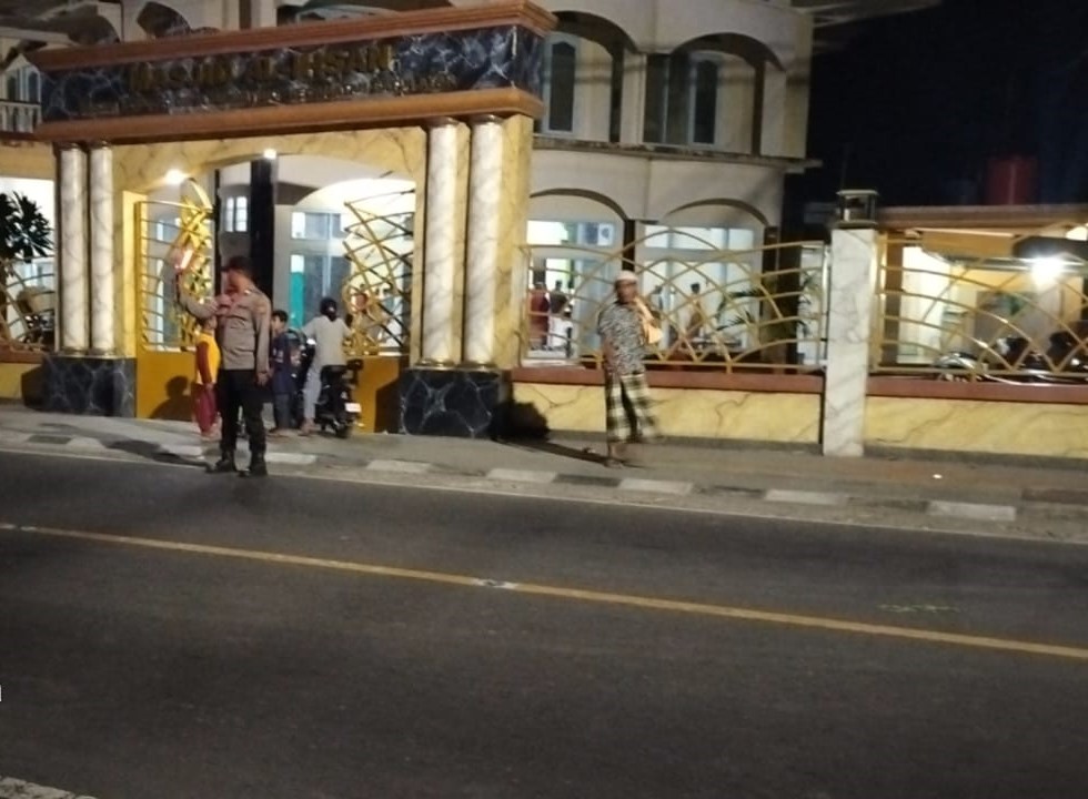 Pengamanan Sholat Tarawih di Lombok Barat Berjalan Lancar