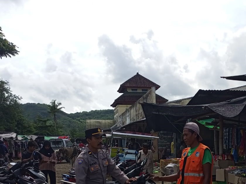 Polres Lombok Barat Gelar Bintek Tukang Parkir, Jaga Kamtibmas Jelang Ramadan