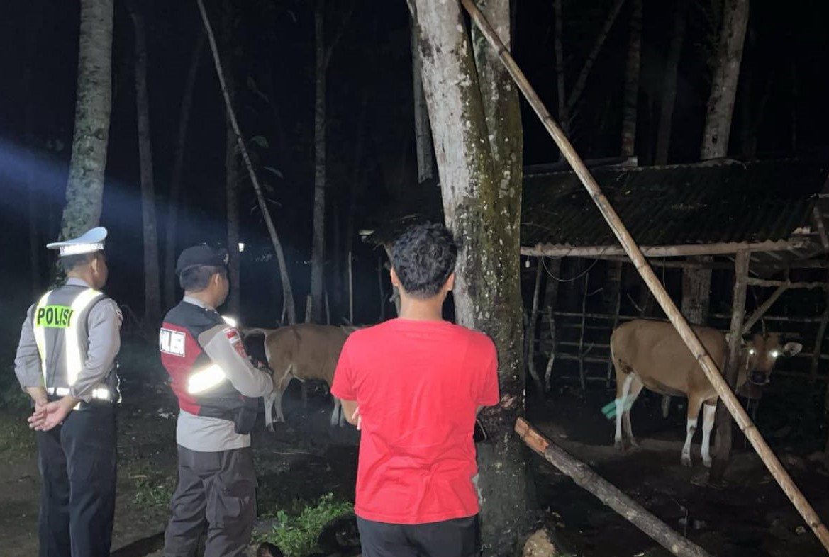 Polsek Sekotong Gelar Patroli Malam di Dusun Karang Kerem