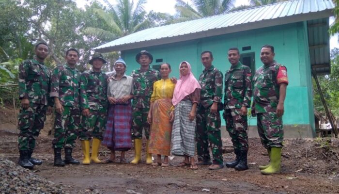 Tangis Haru Papuk Muslim Iringi Kepulangan Satgas TMMD ke-119