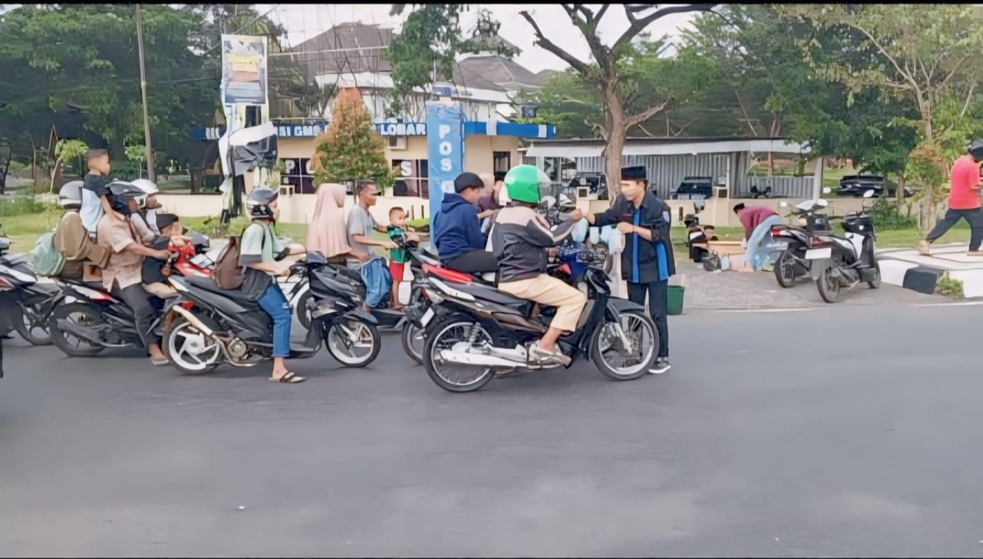 FM Lobar Berbagi Kebahagiaan di Bulan Ramadan