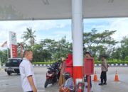 Stok BBM di Gerung Aman Jelang Lebaran, Petugas Patroli Pastikan Tak Ada Antrian Panjang