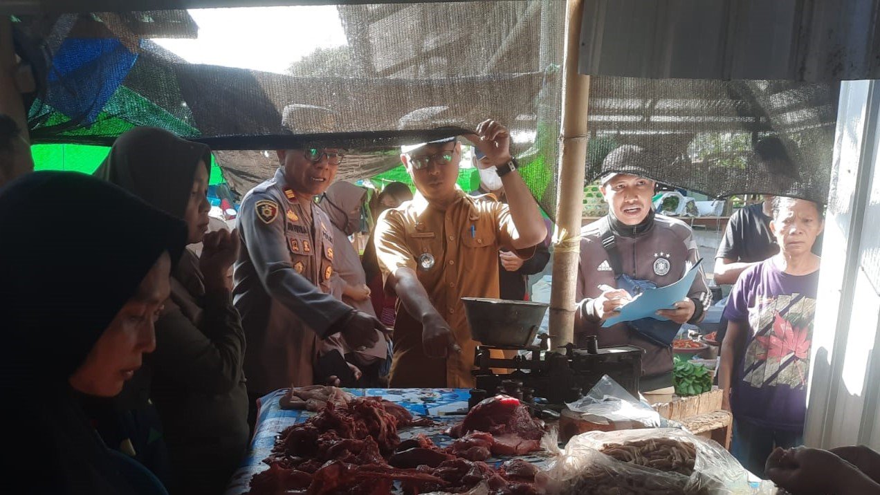 Camat dan Kapolsek Labuapi Sidak Pasar Tradisional