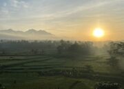 Bale Sipon “Little Ubud”: Destinasi Camping Baru di Wisata Alam Gunung Jae Dibuka dengan Tiket Terjangkau