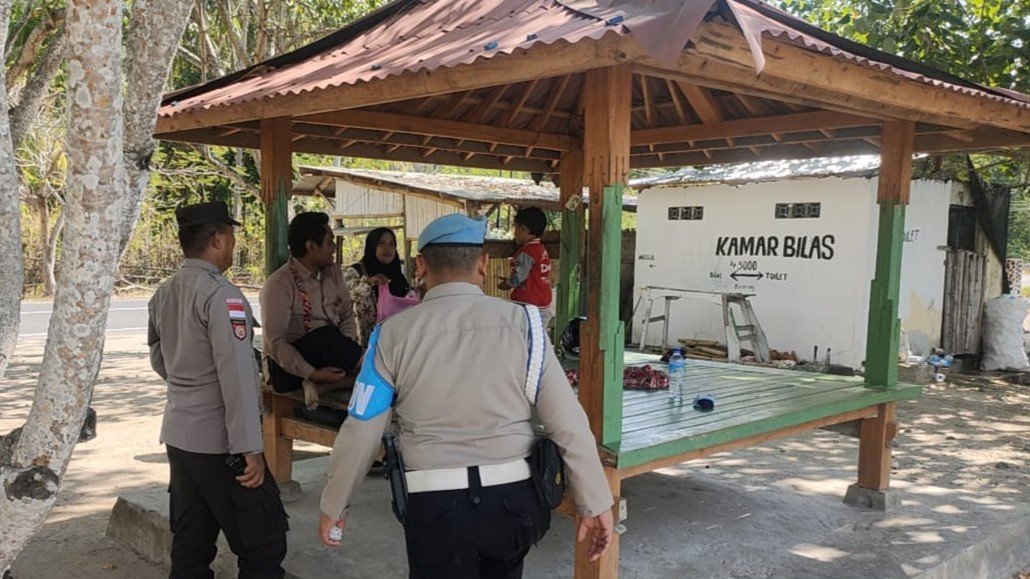 Patroli Ketat Polsek Sekotong di Obyek Wisata Pantai Arjuna